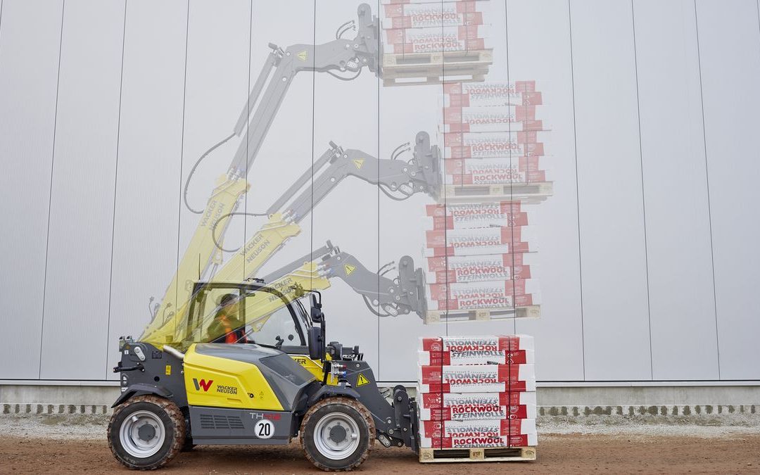 More productive with safety: telehandlers with driver assistance system VLS